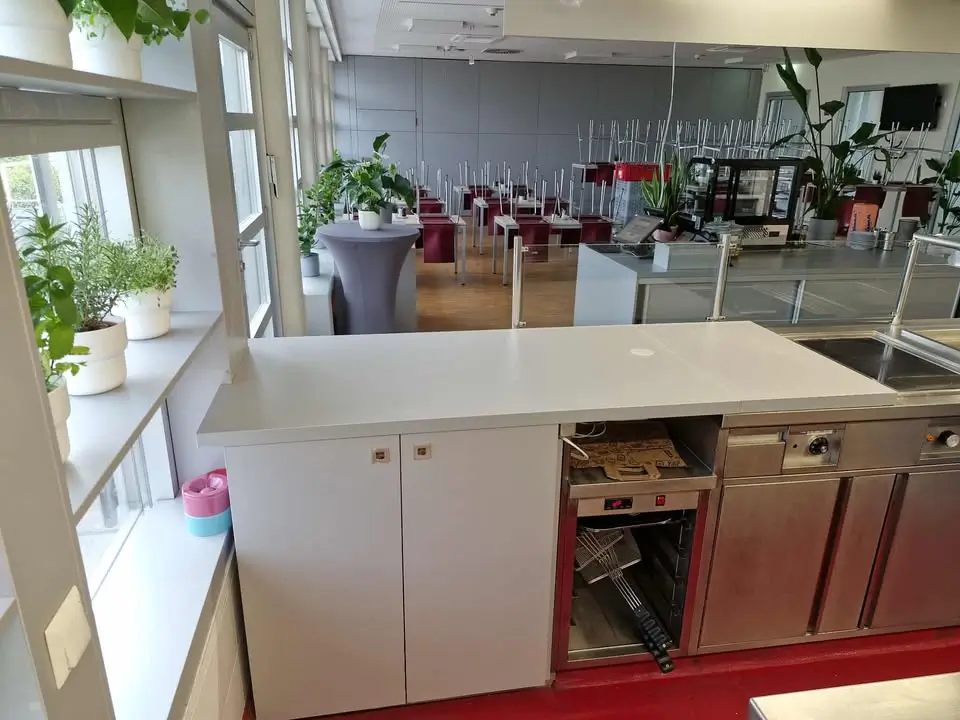 Reštaurácie, bary a hotely